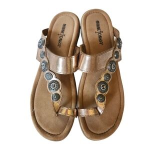 Minnetonka Sasha Toe Loop Sandals Women 9M Rose Gold Metallic Medallion Bohemian